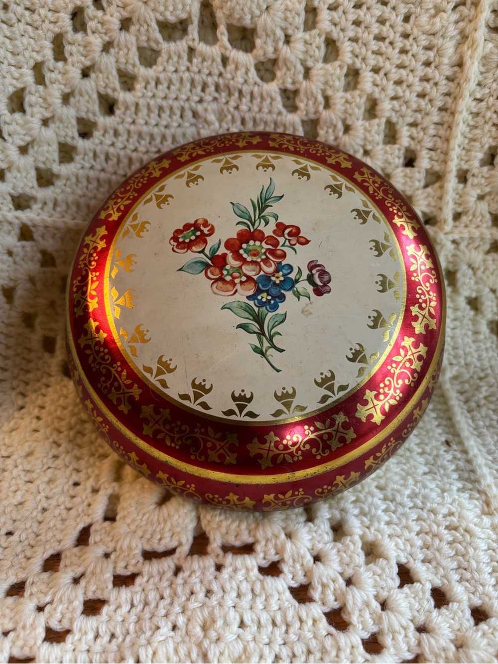 Vintage Mid-Century Floral Metal Tin Red & Gold Round Cookie Trinket Box